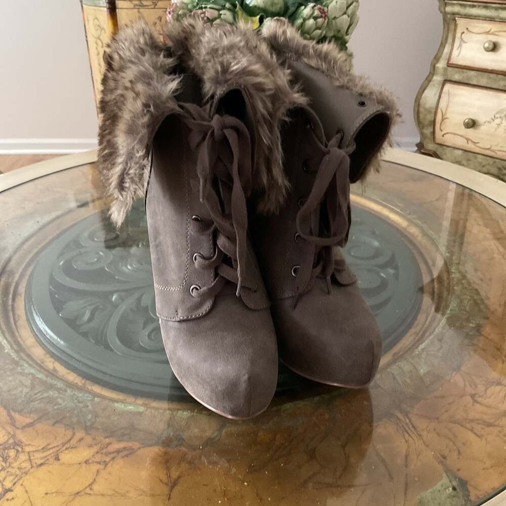 Brown Suede Ankle Boots with Faux Fur Trim Lace-Up Booties